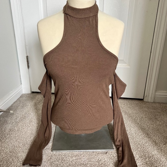 Durumi Brown Off-The-Shoulder Top - Picture 2 of 4